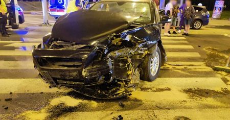 Nastolatkowie popili i ruszyli w drogę. Spowodowali wypadek