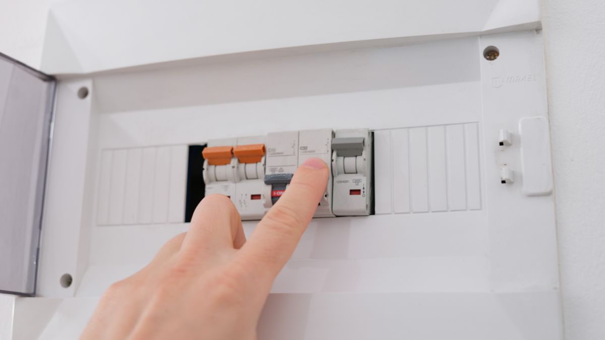 Jak zaoszczędzić na rachunkach za prąd?