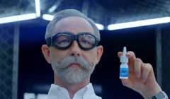 Pojedynek zakatarzonego z katarskim naukowcem w spocie Xylogelu (wideo)