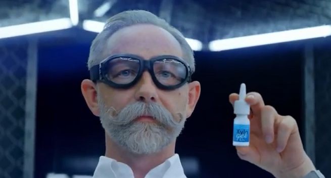 Pojedynek zakatarzonego z katarskim naukowcem w spocie Xylogelu (wideo)