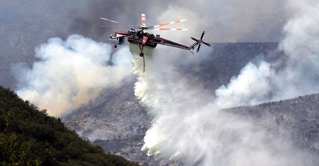 Pożary w USA. Pogoda ułatwia walkę z żywiołem