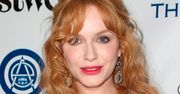 "Mad Men": Christina Hendricks epatuje biustem w obcisłej sukience