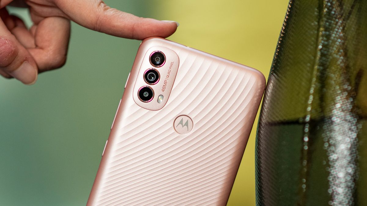 Motorola Moto E30 i E40 już w Polsce. Ekran 90 Hz na każdą kieszeń 1