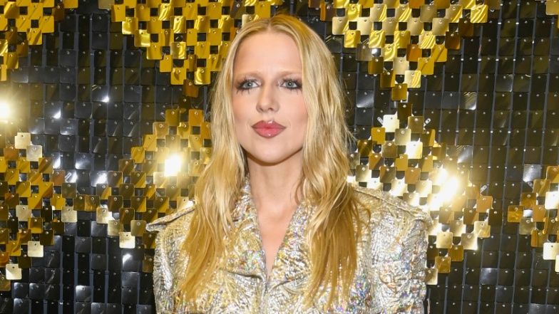 Wolna od złej energii Jessica Mercedes szykuje się na Walentynki: "Zaraz nowa sesyjka na apki randkowe" (FOTO)