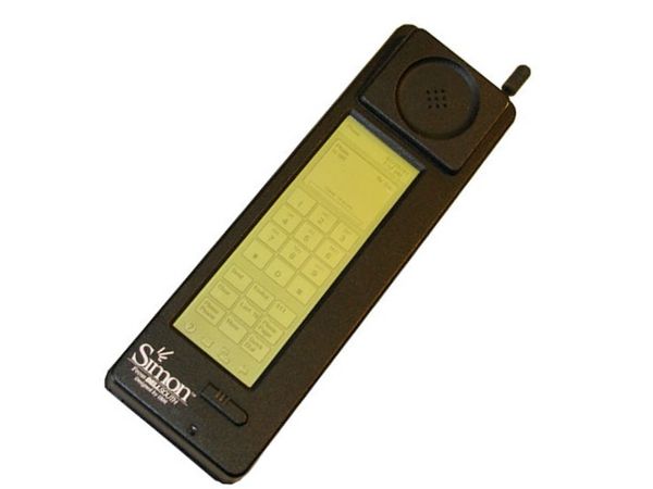 1992 - Pierwszy z ekranem dotykowym