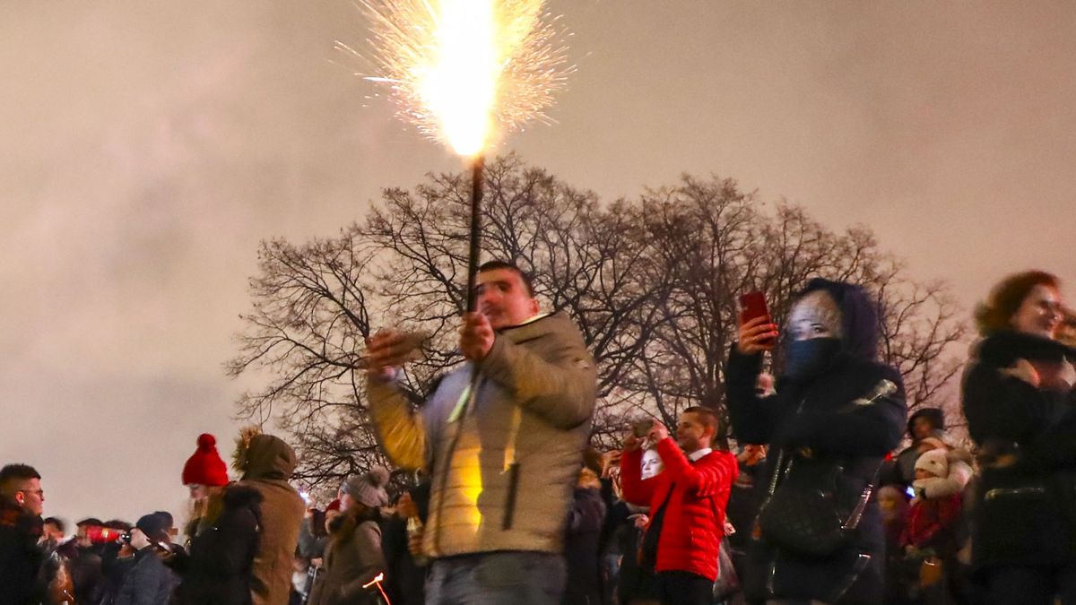 W sylwestra obowiązuje zakaz przemieszczania się od 19:00 do 6:00 rano