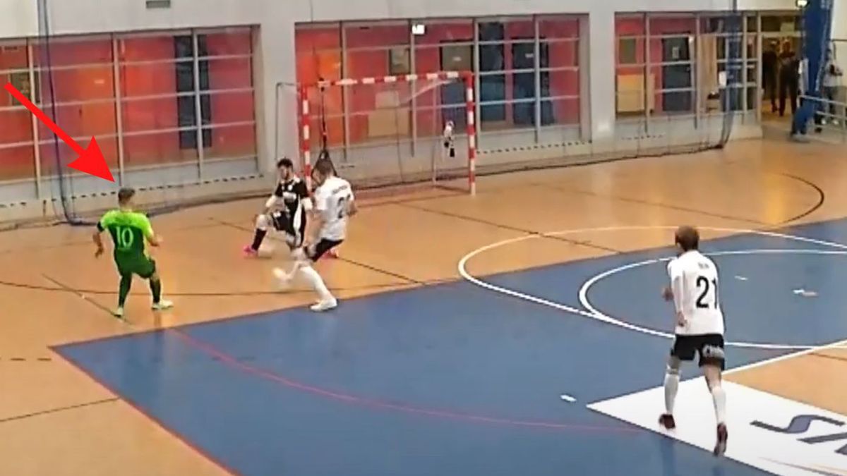Zdjęcie okładkowe artykułu: YouTube / Futsal Ekstraklasa / Paweł Budniak zaskoczył bramkarza