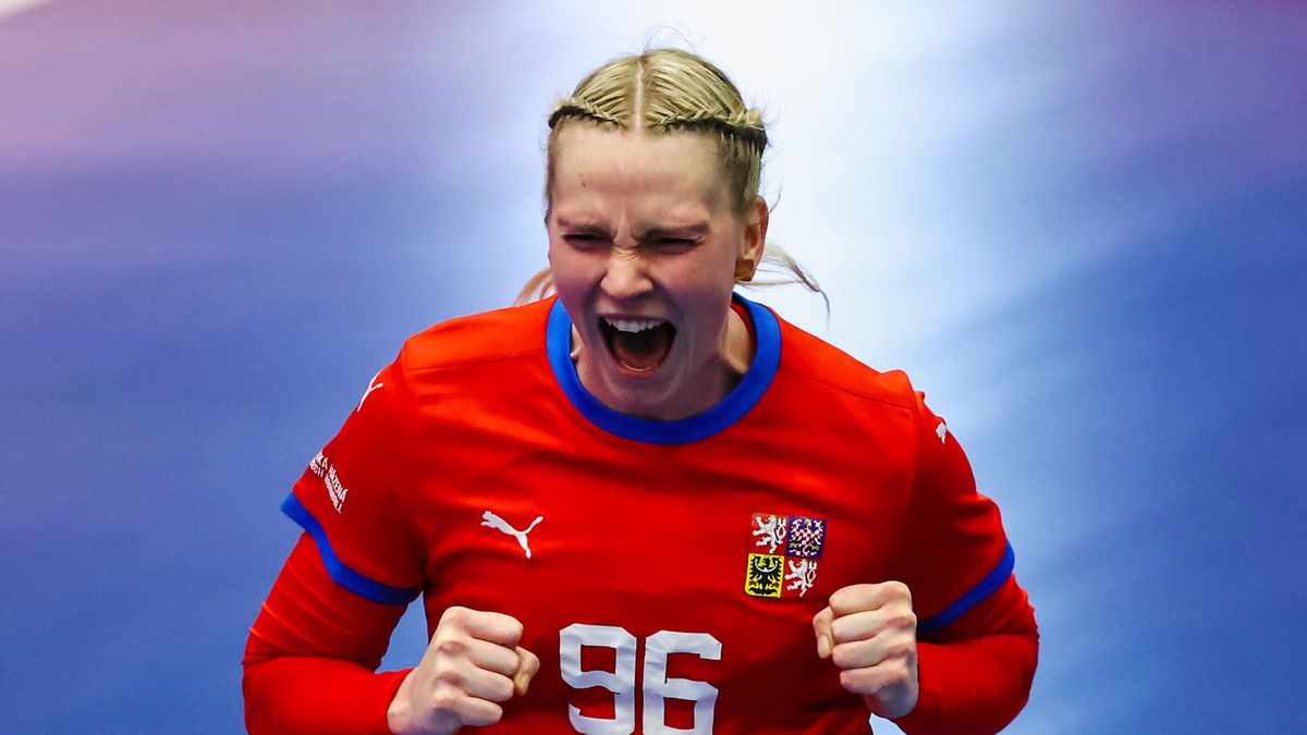 PAP/EPA / HANNIBAL HANSCHKE / Na zdjęciu: Charlotte Cholevova podczas meczu Czechy - Hiszpania na MŚ 2023 kobiet