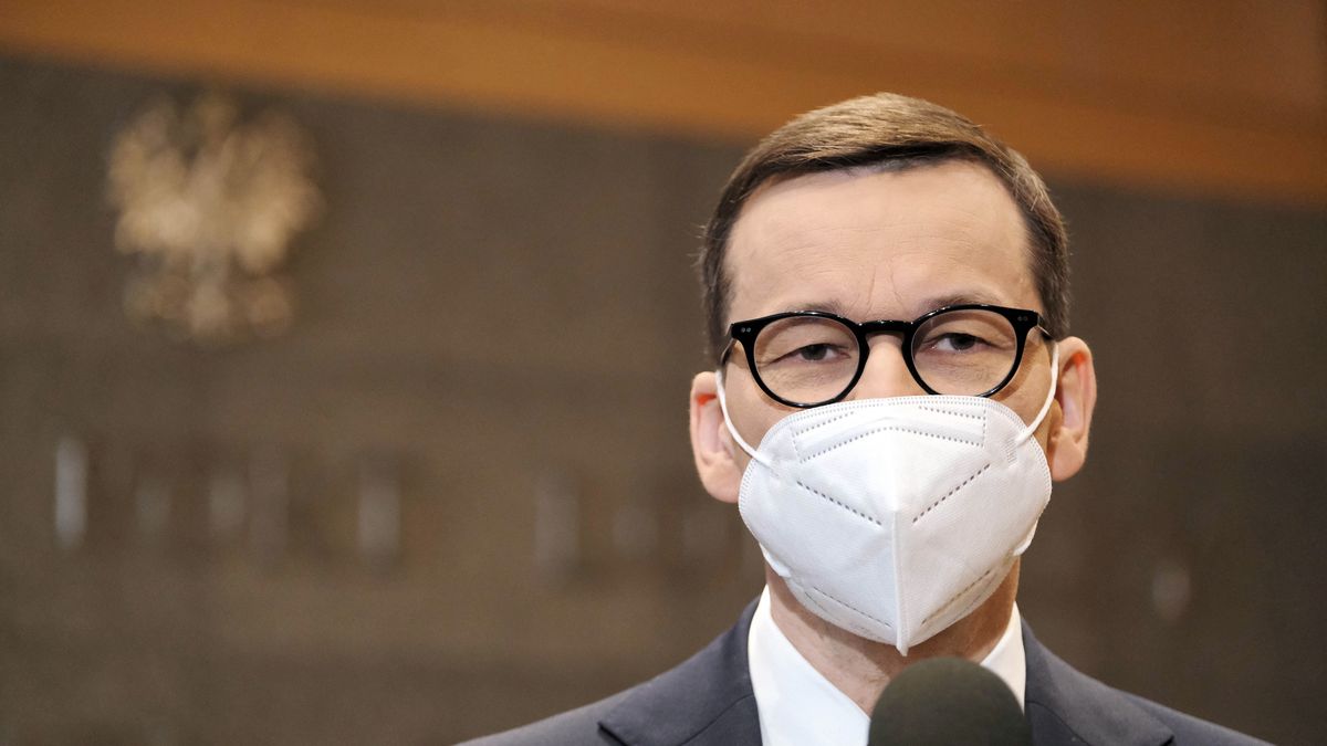 Mateusz Morawiecki przed wylotem do Portugalii