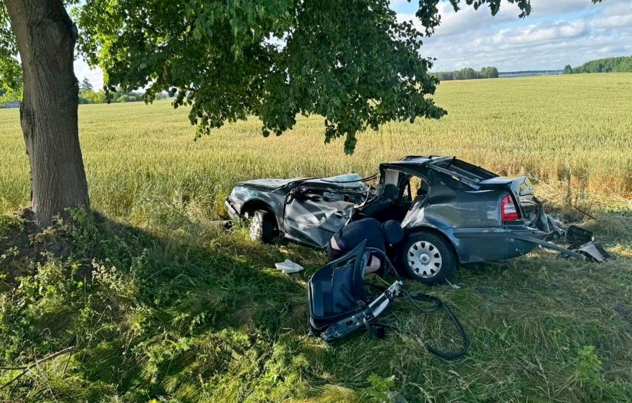 Tragiczny finał dachowania na trasie Szczuczyn – Grajewo