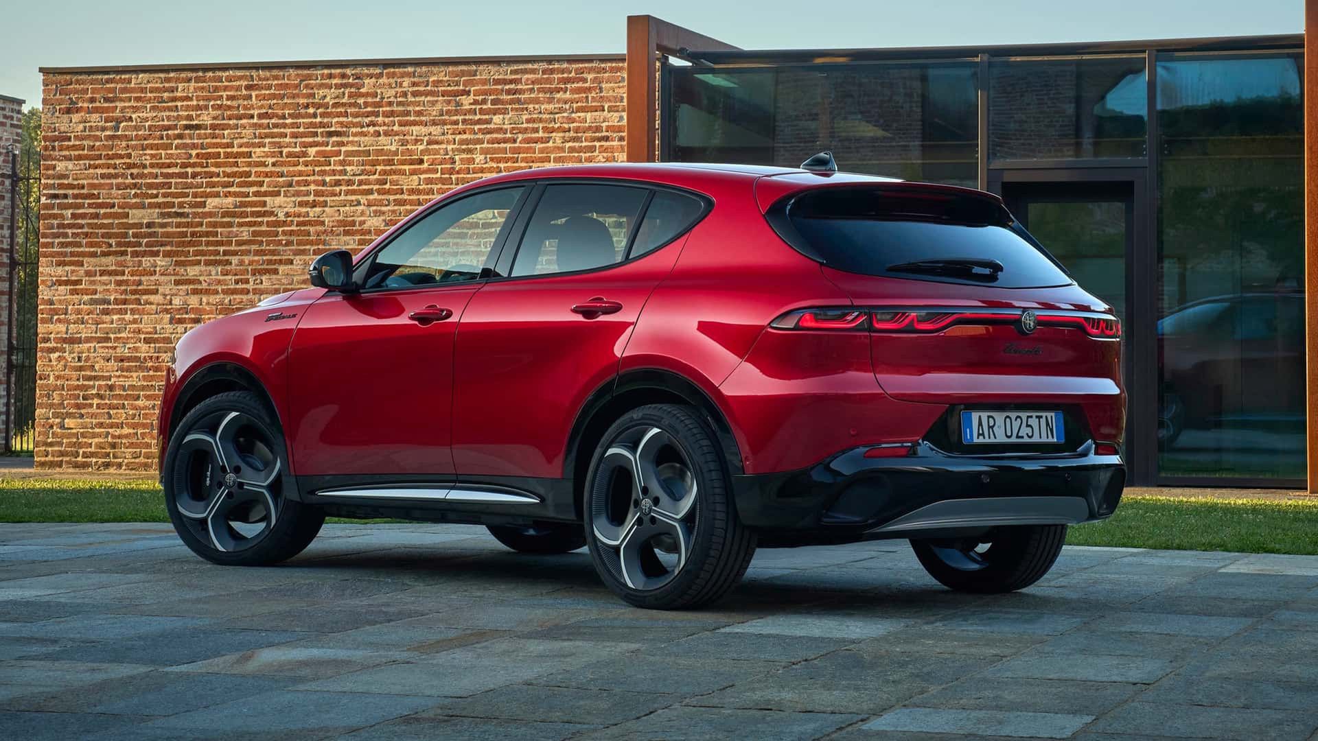 Odświeżona Alfa Romeo Tonale 