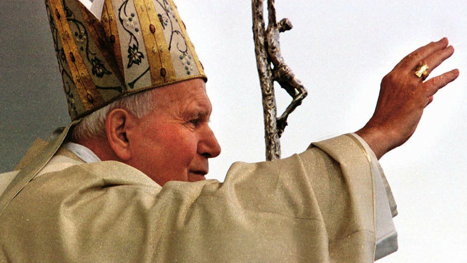 Kontrowersje wokół konkursu dla dzieci. Padło pytanie o SMS do Jana Pawła II 