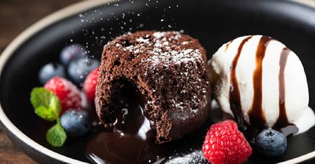 Lava cake z płynną czekoladą. Ania Starmach pokazała przepis