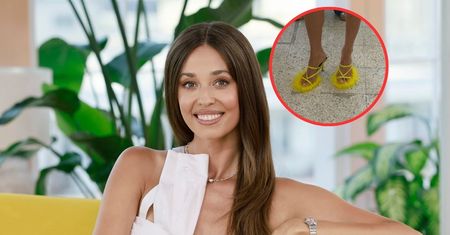 Spójrzcie na jej stopy. Te buty znów wracają do łask