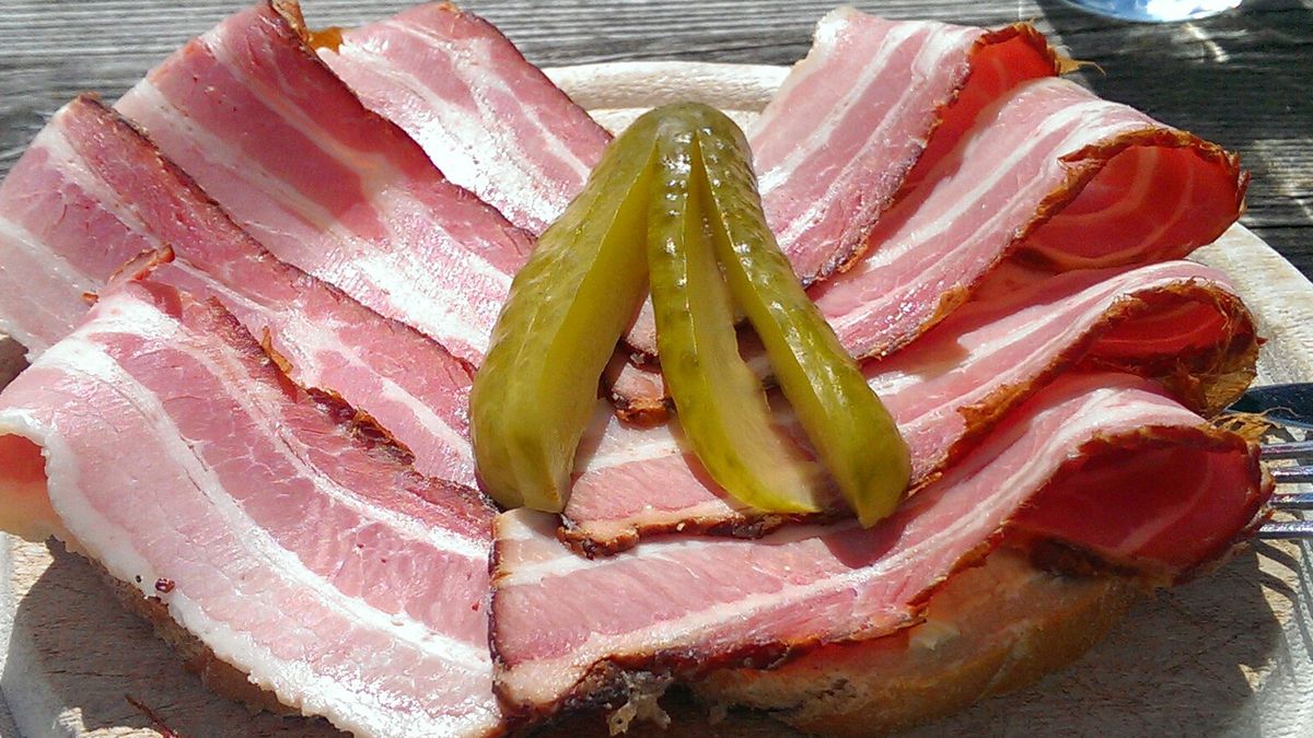 Przetworzone mięso może uszkodzić jelita