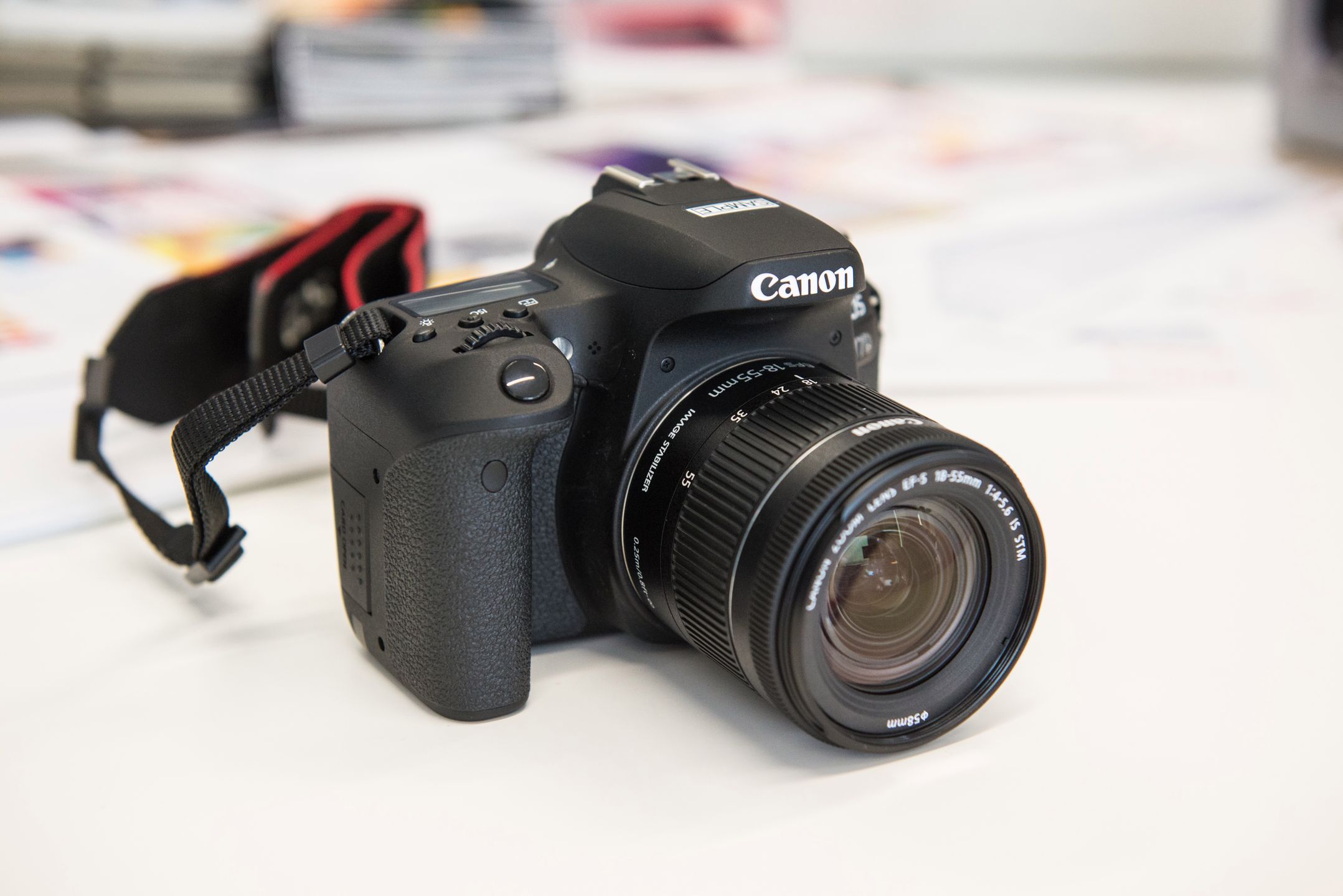 Canon EOS 77D i 800D w naszych rękach. Zobacz główne różnice i poznaj polskie ceny 7