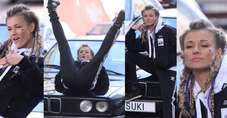 TYLKO U NAS: Joanna Krupa w warkoczykach i dresie wygina się na samochodzie (ZDJĘCIA)