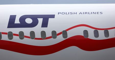 Loty LOT-u z możliwym naruszeniem procedur. Spółka chciała zmienić własną instrukcję