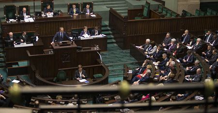 Sejm: Kluby za ratyfikacją traktatu o handlu bronią