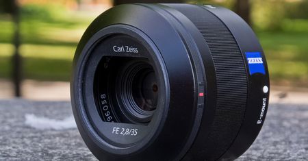 Carl Zeiss Sonnar T* FE 2,8/35 ZA - kosztowny drobiazg [test]