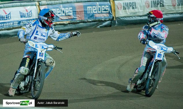 Marcin Jędrzejewski (kask niebieski) i Mariusz Puszakowski byli o krok od medalu