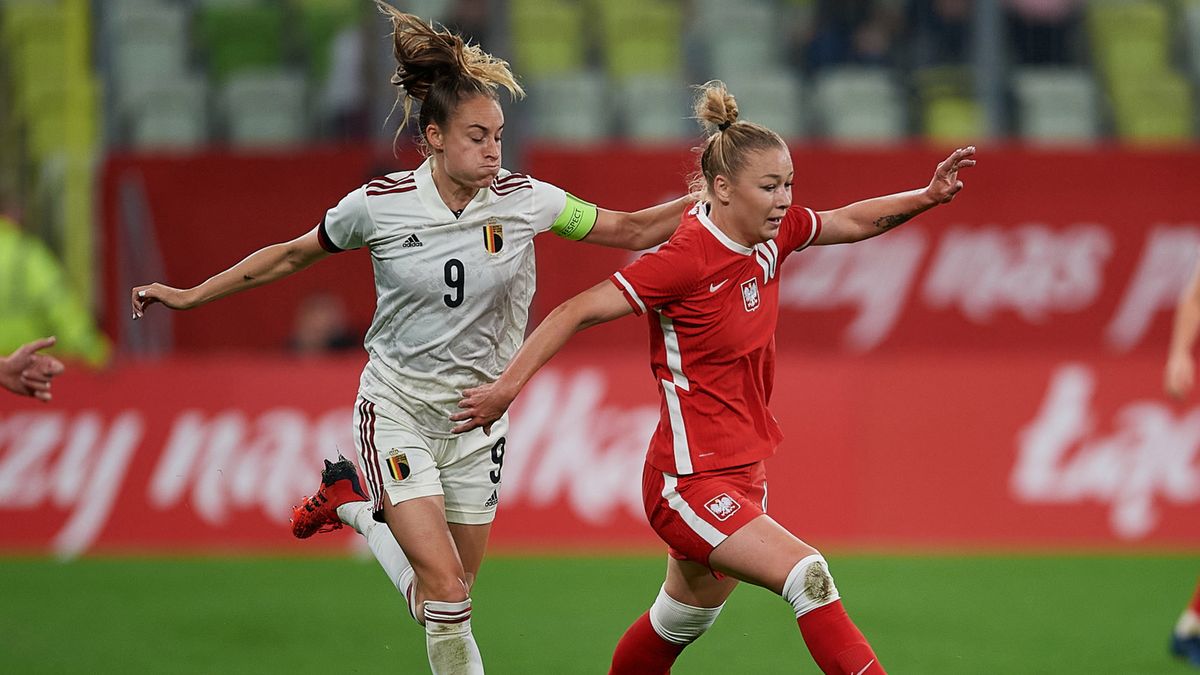 PAP / Adam Warżawa / Na zdjęciu: zawodniczka reprezentacji Polski Weronika Zawistowska (w czerwonym stroju)