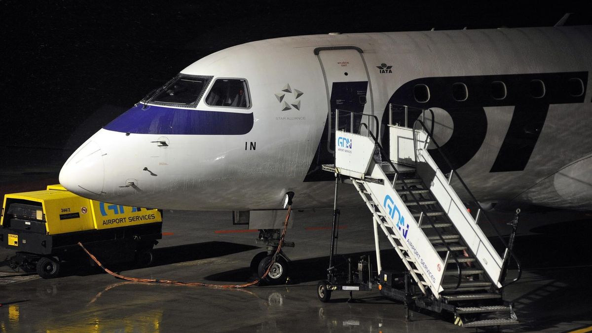 Lot ze Szczecina do stolicy został odwołany. LOT zapewnia, że pasażerami się zajęto