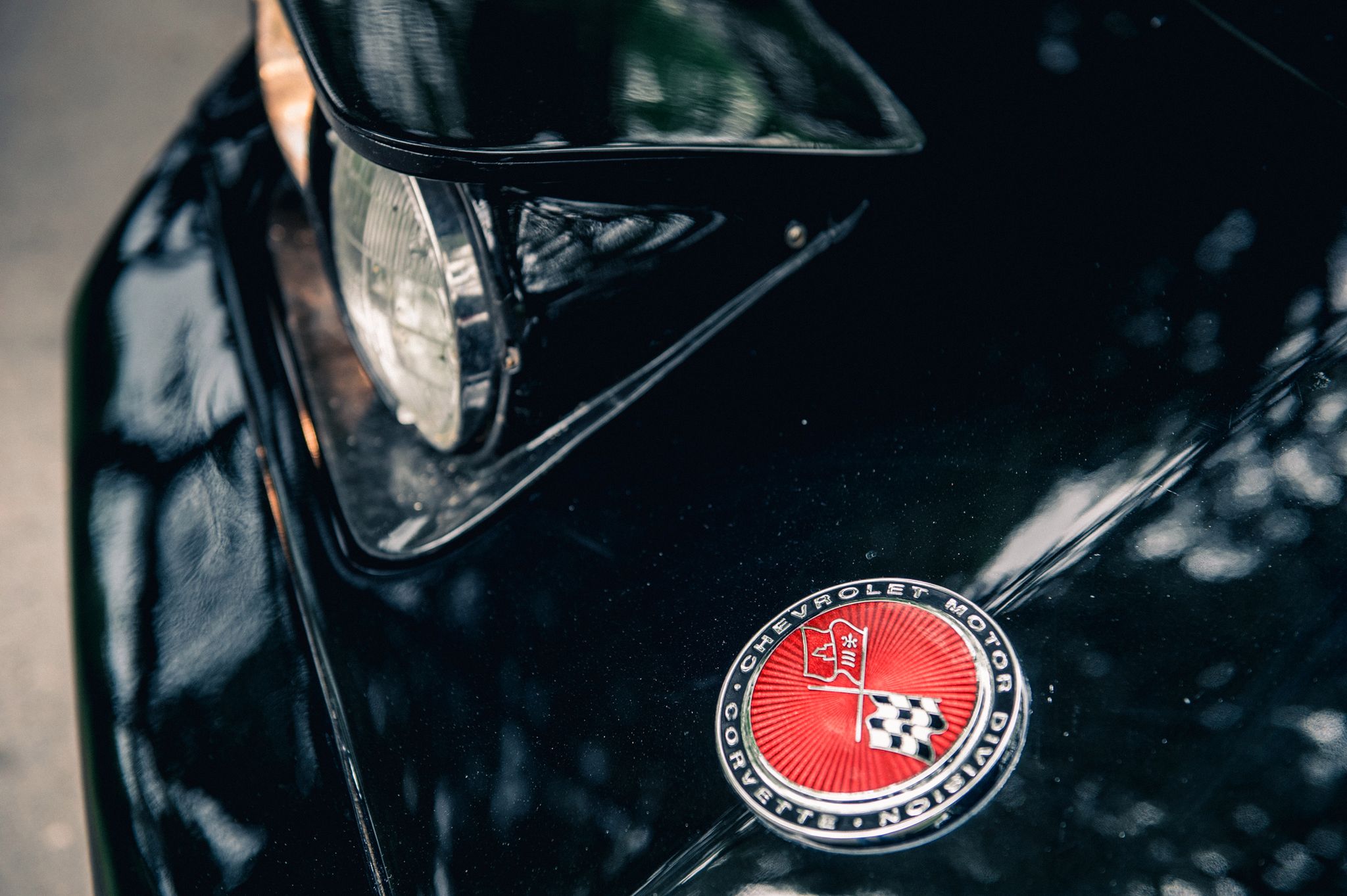 Logo ma świadczyć o "torowym" przeznaczeniu modelu Corvette