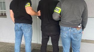 Kraków: Dźgał mężczyznę nożem w mieszkaniu, a potem wyniósł na chodnik. Odpowie za usiłowanie zabójstwa