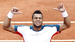 Roland Garros: Jo-Wilfried Tsonga i John Isner w II rundzie, niechlubny rekord Filippo Volandriego