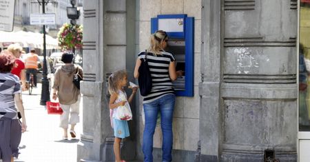 600 miliardów w skarpecie. Polacy chomikują pieniądze i nie chcą inwestować