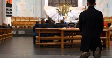 Koronawirus w Polsce. Chcemy zamknięcia kościołów? Wyniki sondażu