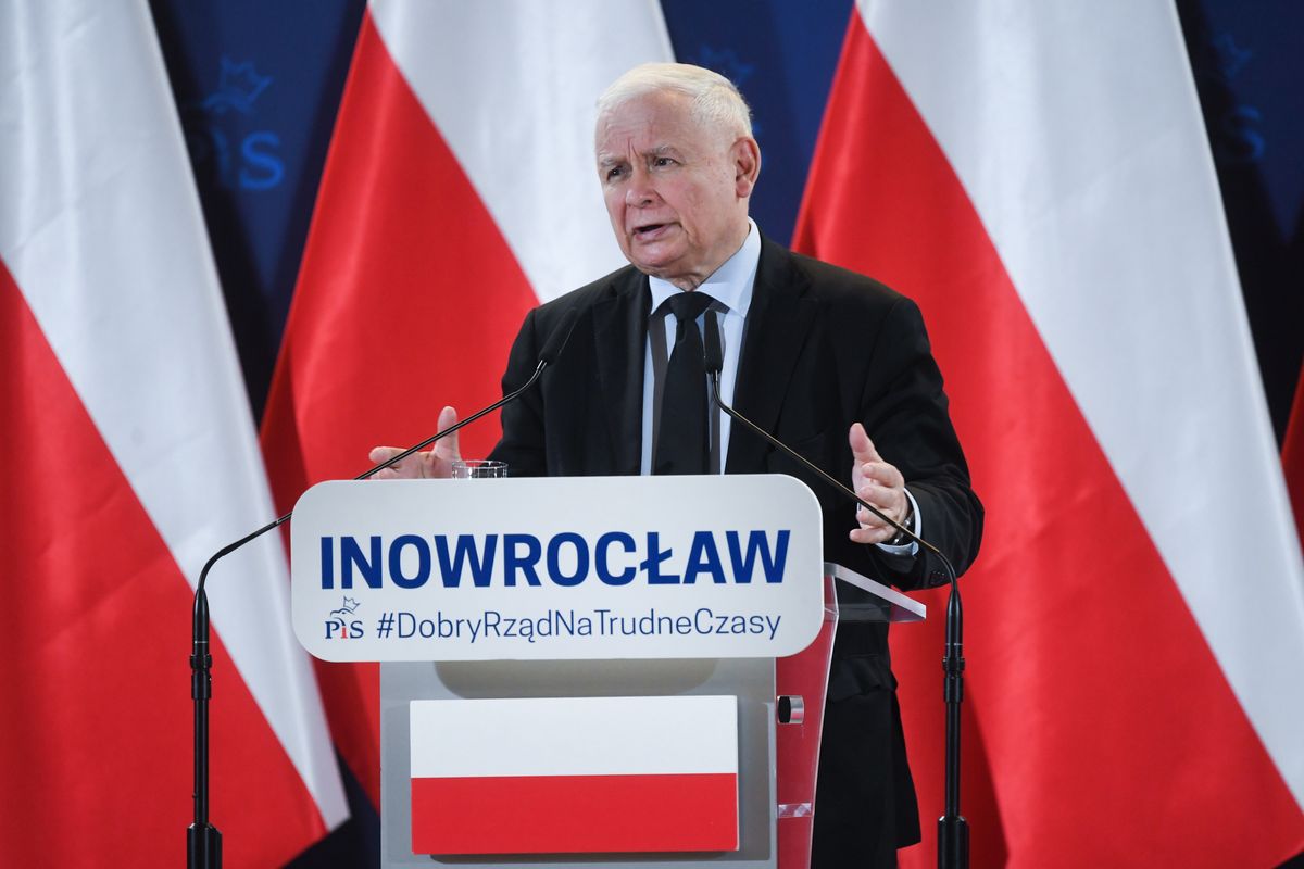 Prezes PiS Jarosław Kaczyński podczas spotkania z mieszkańcami Inowrocławia