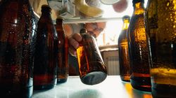 Pijesz "tylko" jedno piwo dziennie? Takie są skutki po miesiącu