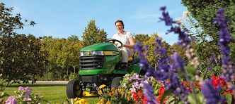 Wiosenne porządki w ogrodzie. Za co zabrać się w pierwszej kolejności