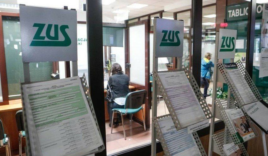 Na wprowadzenie bonu senioralnego Polacy czekają od wielu miesięcy. Jedne z pierwszym założeń mówiły, że miał być wprowadzony w 2025 roku, jednak już termin został przesunięty na 2026 rok.