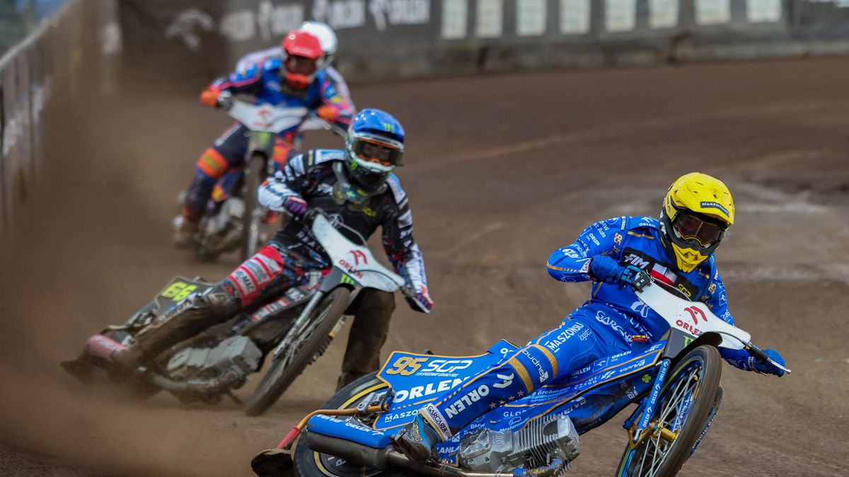 WP SportoweFakty / Michał Krupa / Na zdjęciu: Bartosz Zmarzlik przed Fredrikiem Lindgrenem