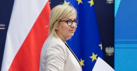 "Nie będzie podwyżek o 100-200 proc.". Minister o odmrażaniu cen energii