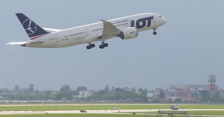 Lotnisko w polu, a wokół niego nowe miasto. Śmiałe plany rządu