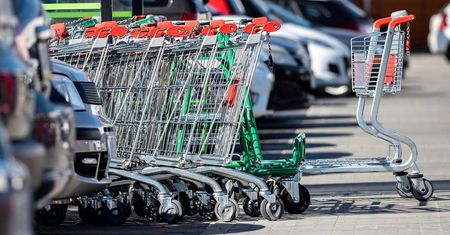 Handel wielkopowierzchniowy na minusie. Ale sytuacja powoli się normuje