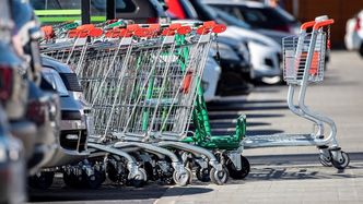 Handel wielkopowierzchniowy na minusie. Ale sytuacja powoli się normuje