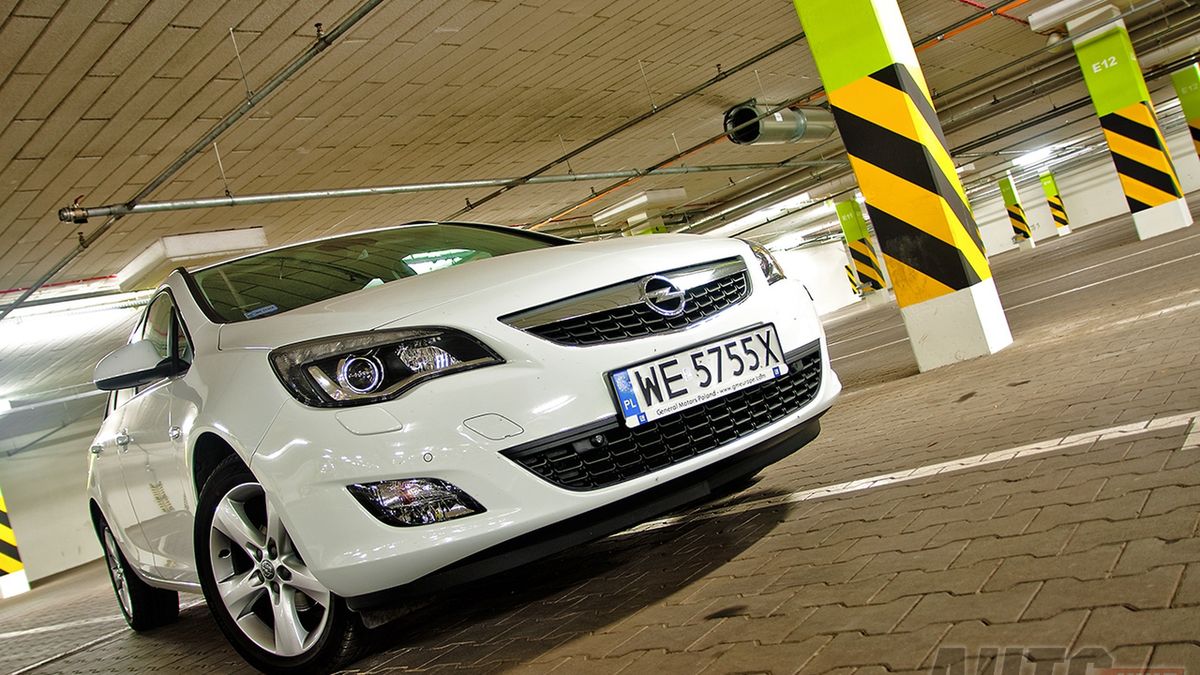Opel Astra ST (fot. Marcin Pogorzelski)