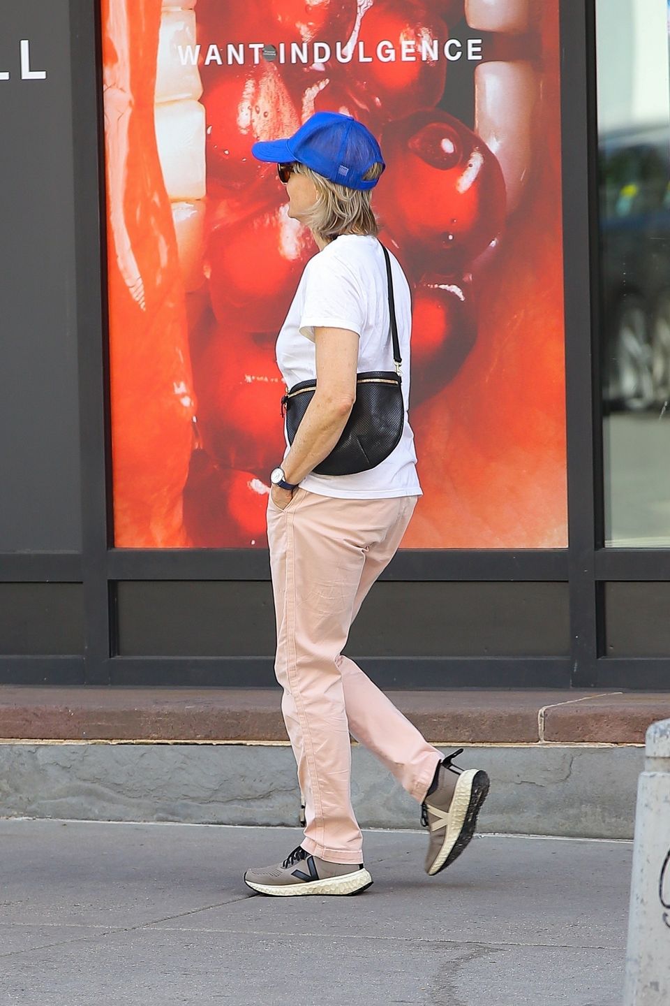 Jodie Foster "przyłapana" na spacerze