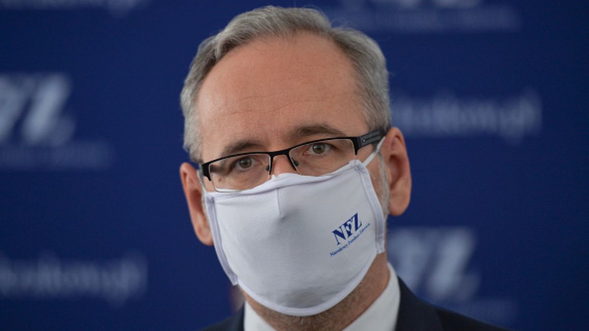 Adam Niedzielski, minister zdrowia, zdecydował o wprowadzeniu w kraju nowych obostrzeń