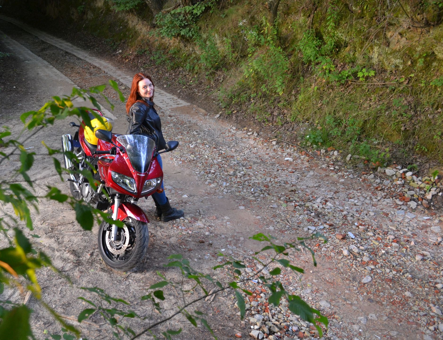 Suzuki SV650S w wąwozach lessowych 5