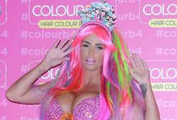 Ciężarna Katie Price przebrała się za kolorowy koszmar!