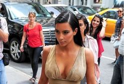 Kim Kardashian podkreśla krągłości w obcisłej sukni