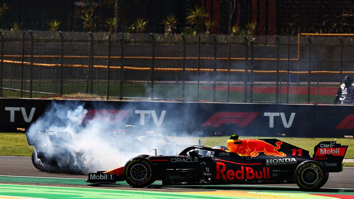 Materiały prasowe / Red Bull / Na zdjęciu: obrót Valtteriego Bottasa zaraz po starcie GP Meksyku