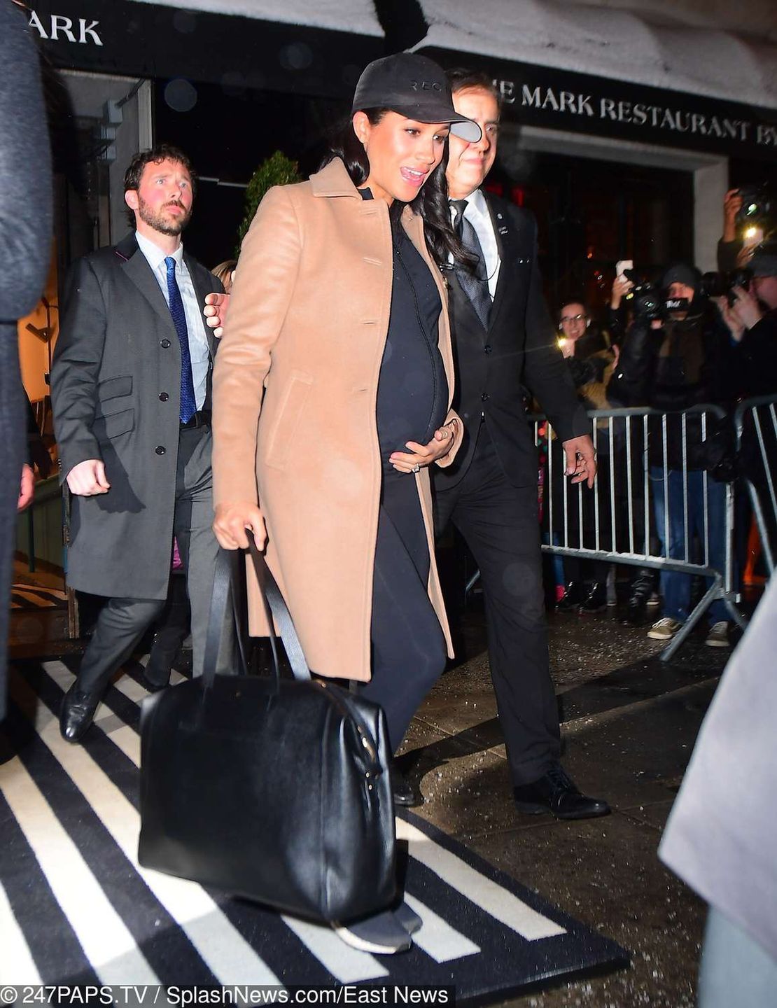 Meghan Markle w dresach na lotnisku w Nowym Jorku
