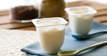Jogurt waniliowy o niskiej zawartości tłuszczu z witaminą D (11 g białka w 225 g)
